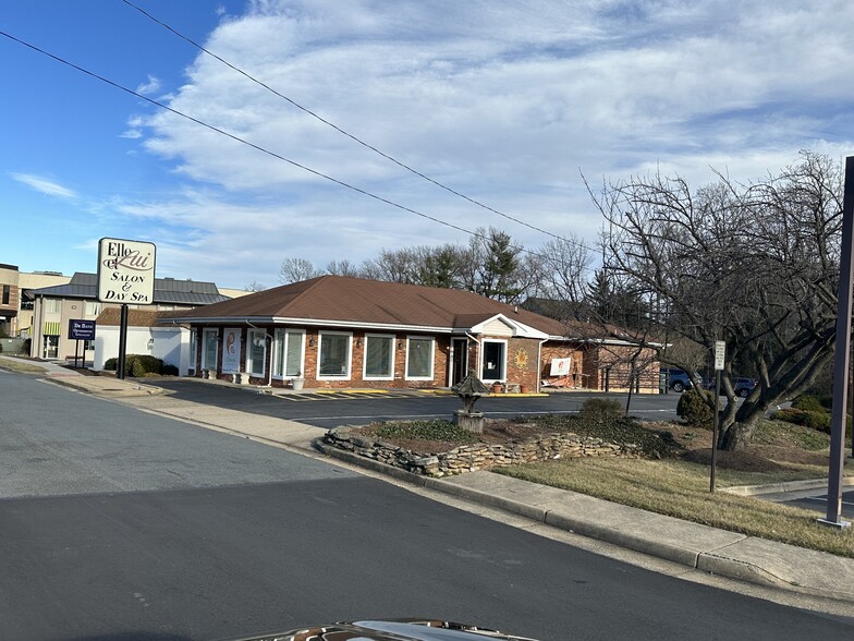 2539 Chain Bridge Rd, Vienna, VA for sale - Building Photo - Image 1 of 1