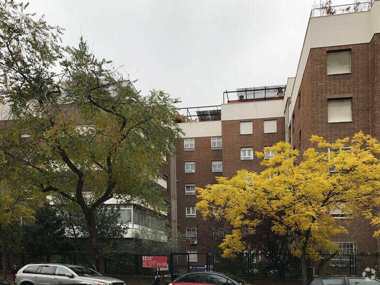 Calle de Oquendo, 18 B, Madrid, Madrid for lease - Primary Photo - Image 1 of 1