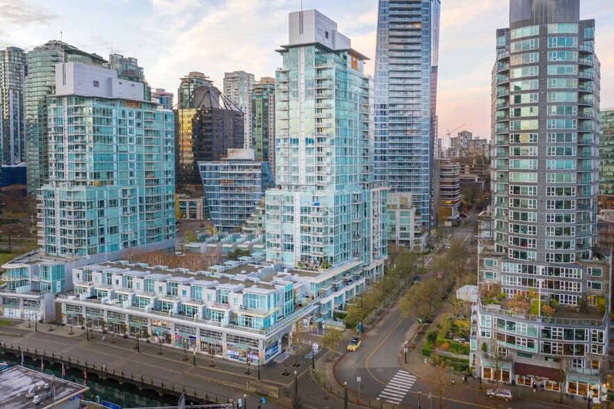 510-590 Nicola St, Vancouver, BC for lease - Primary Photo - Image 1 of 6