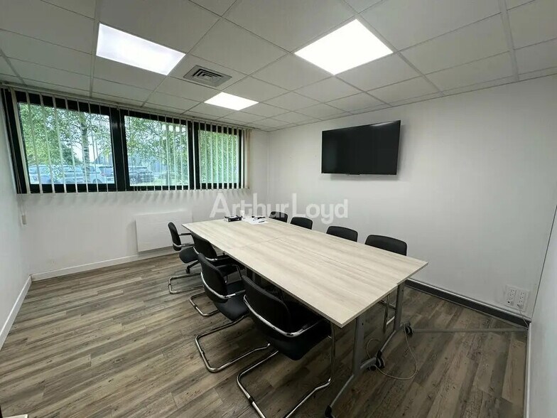 Office in Reims for lease - Interior Photo - Image 1 of 7