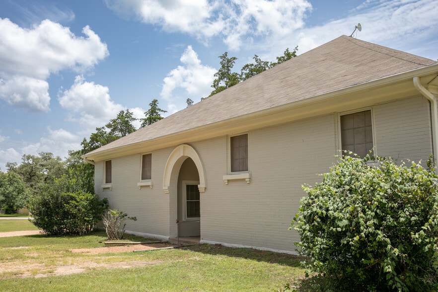 515 Colorado, Burton, TX for sale - Building Photo - Image 1 of 38