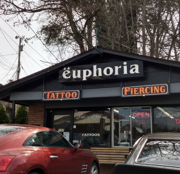 157 & 163 Depot St portfolio of 2 properties for sale on LoopNet.com - Primary Photo - Image 2 of 2