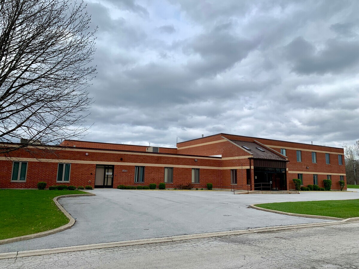 1551 Regency Ct, Calumet City, IL 60409