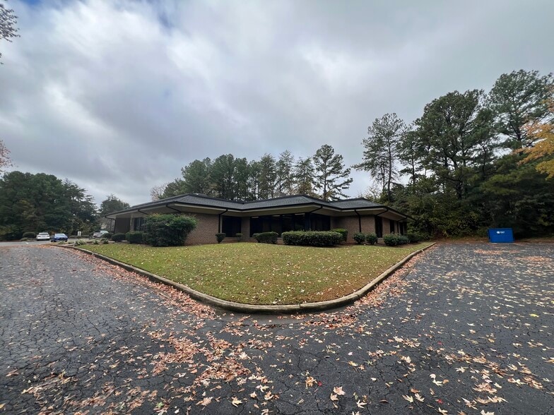 1611 Sands Pl SE, Marietta, GA for lease - Building Photo - Image 2 of 5