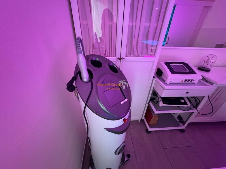 Retail in Quinto for lease - Building Photo - Image 3 of 12