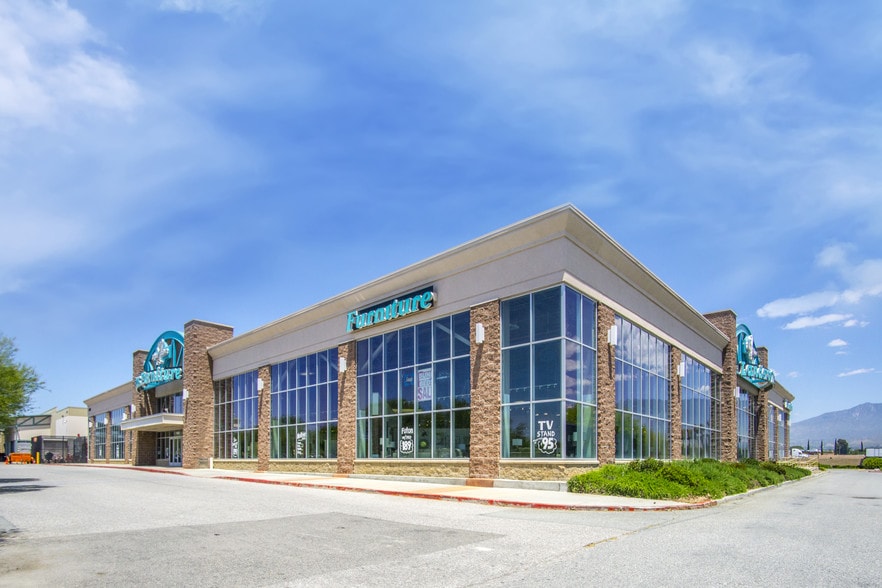 1484 E Second St, Beaumont, CA for lease - Building Photo - Image 2 of 10