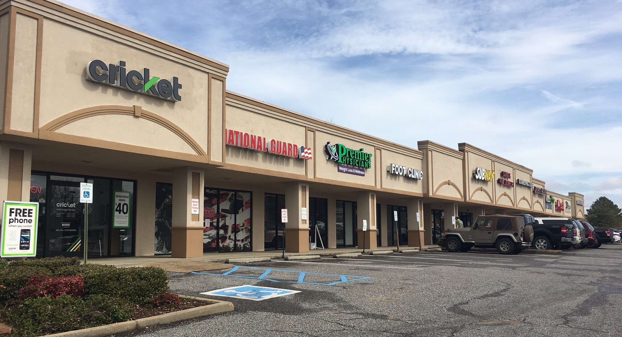 562 Goodman Rd E, Southaven, MS 38671 OfficeRetail Space for Lease