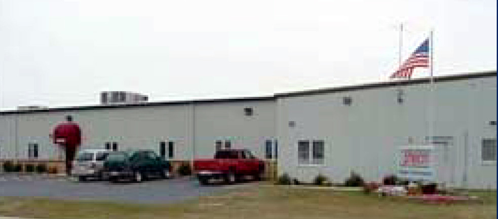 990 Richard St, Lomira, WI for lease - Building Photo - Image 2 of 6