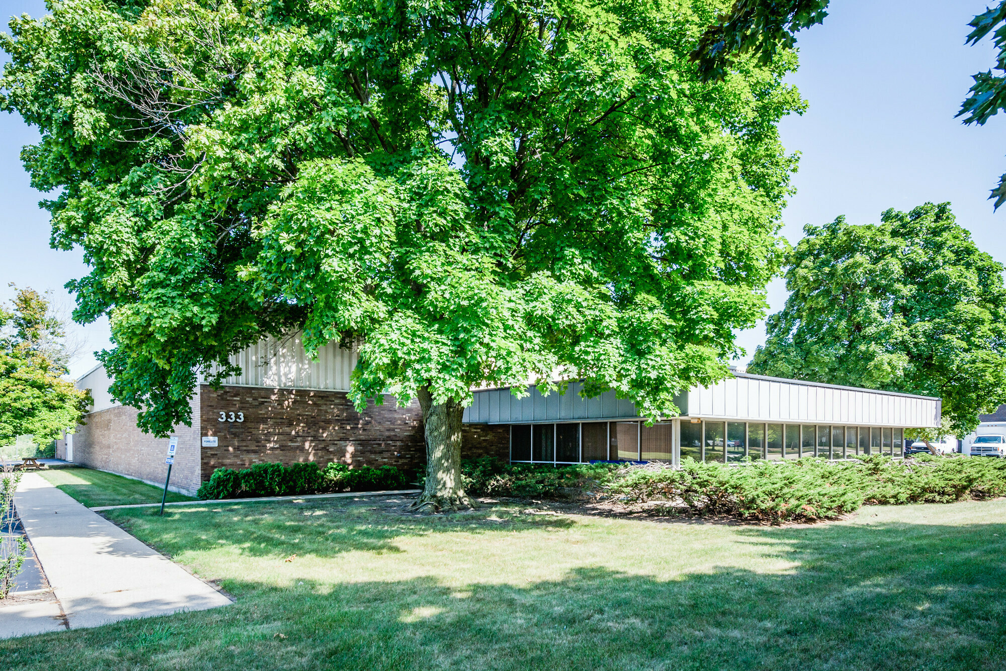 333 W Washington Blvd, Mundelein, IL for sale Building Photo- Image 1 of 18