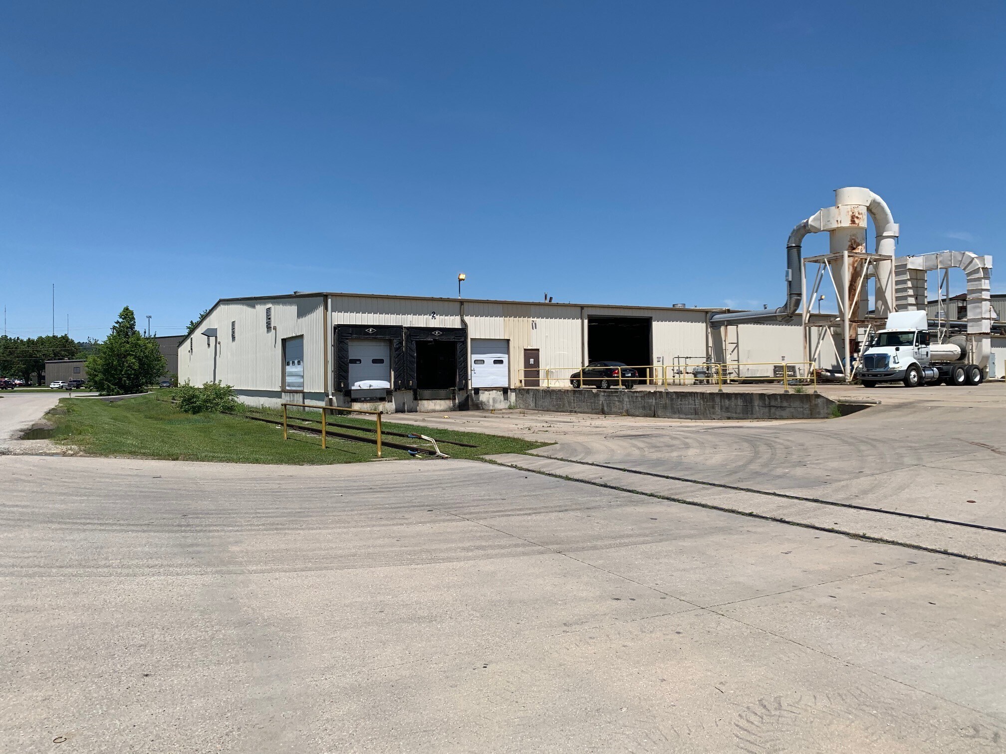 890 Central Ct, New Albany, IN for sale Building Photo- Image 1 of 1