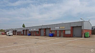 87C Whitby Rd, Slough for lease - Building Photo - Image 2 of 9