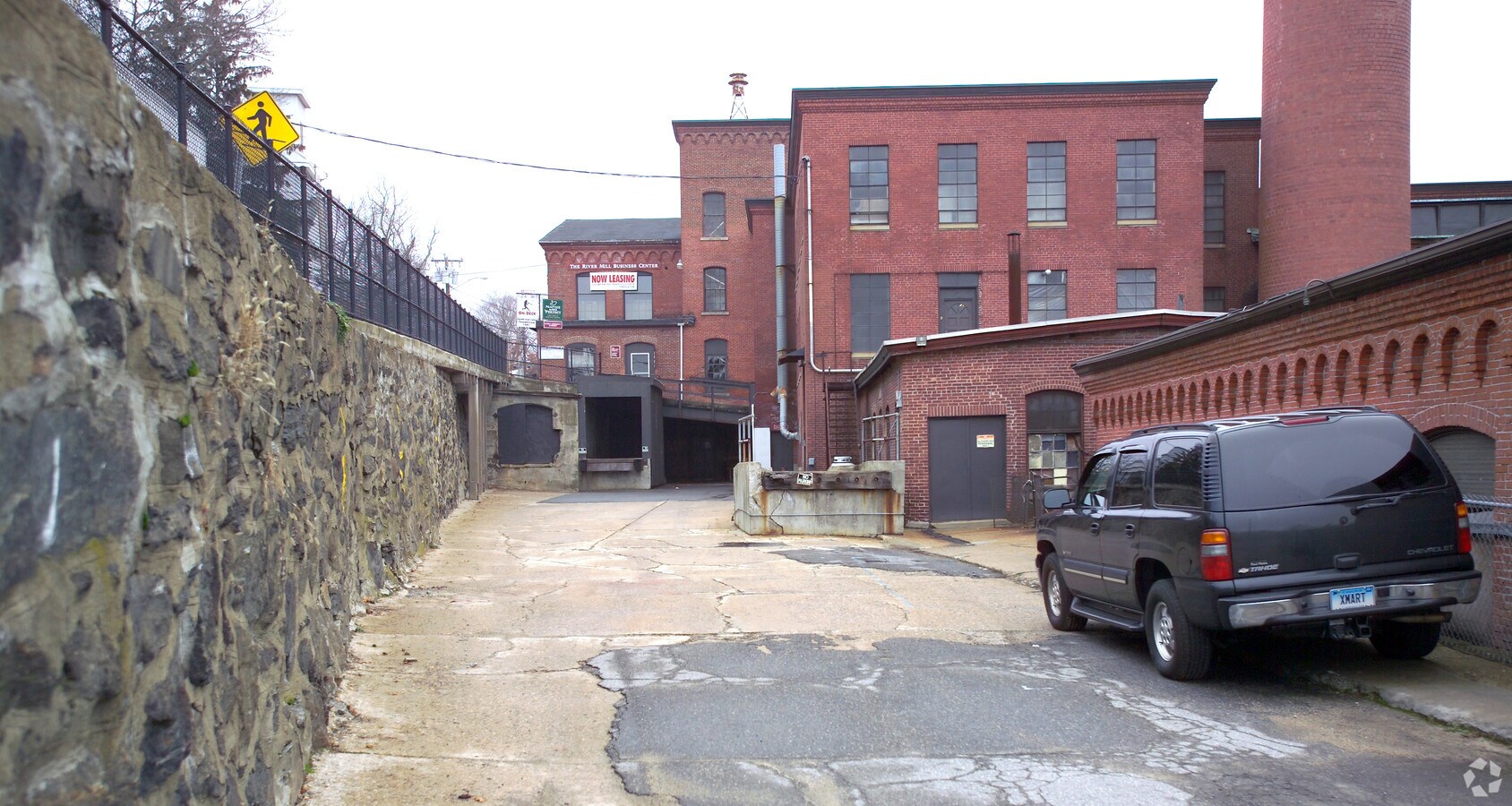 929 Riverside Dr, North Grosvenordale, CT 06255