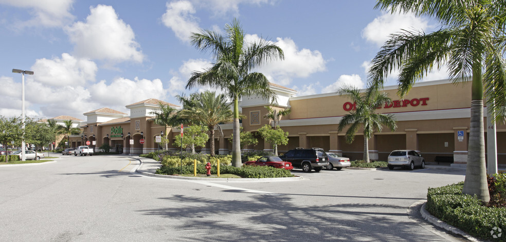 5812 Jog Rd, Lake Worth, FL for lease - Building Photo - Image 1 of 12