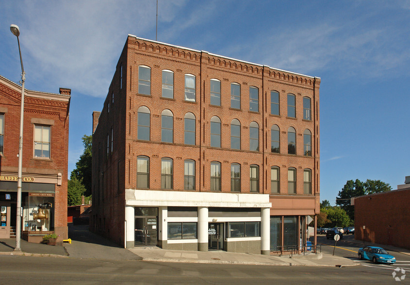 238-240 Main St, Bristol, CT for lease - Building Photo - Image 3 of 5