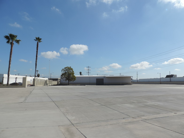 2701 S Birch St, Santa Ana, CA for lease - Primary Photo - Image 1 of 4