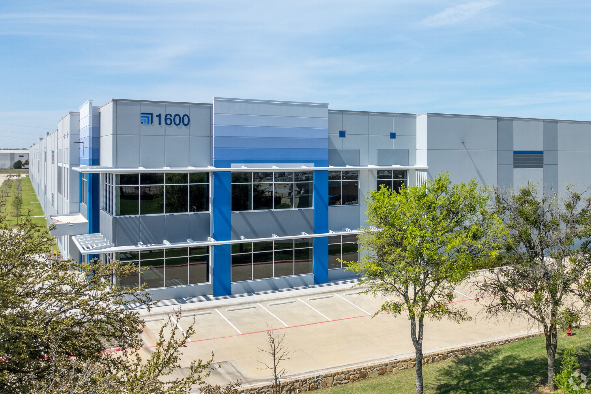 1600 S Great Southwest Pky, Grand Prairie, TX for lease Building Photo- Image 1 of 5