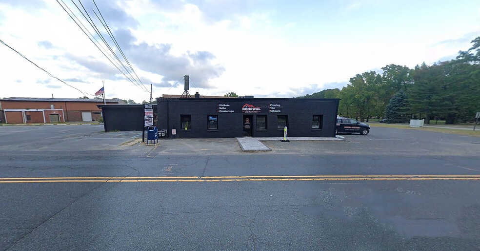 740 Lloyd Rd, Aberdeen, NJ for sale - Building Photo - Image 3 of 8
