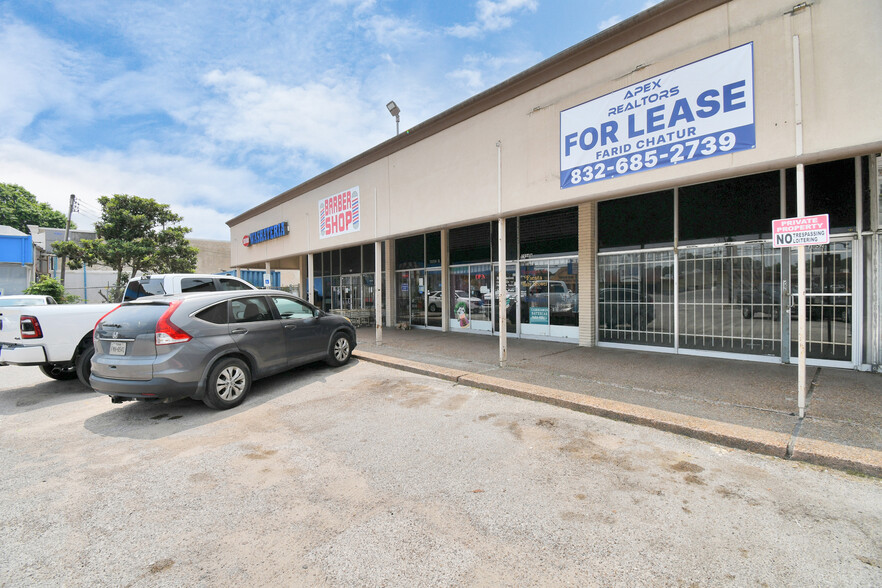 7040-7058 Lawndale St, Houston, TX for lease - Building Photo - Image 3 of 18