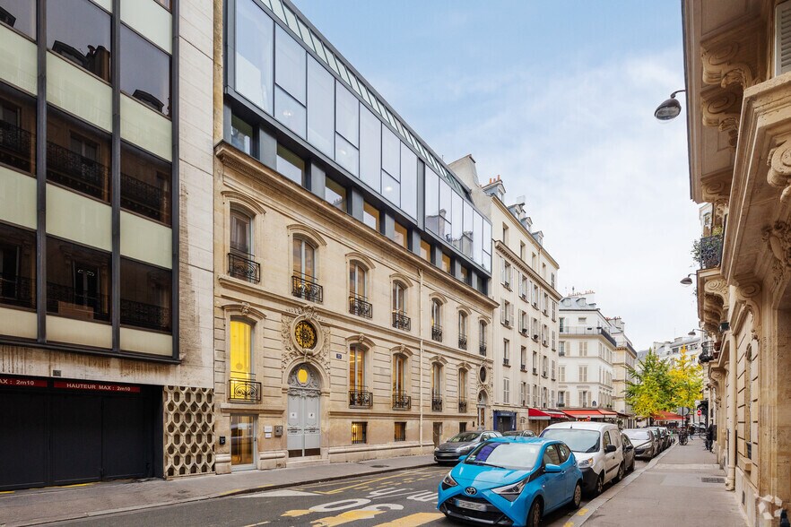 15-17 Rue De Bucarest, Paris for lease - Building Photo - Image 2 of 7