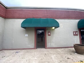 5550 Eastex Fwy, Beaumont, TX for lease Building Photo- Image 1 of 7