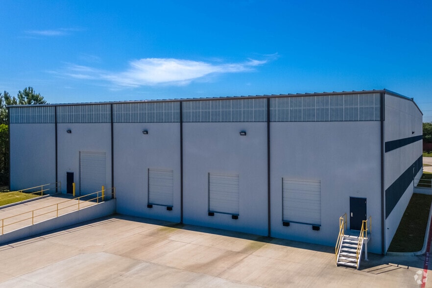 1133 E Airtex Dr, Houston, TX for lease - Building Photo - Image 2 of 4