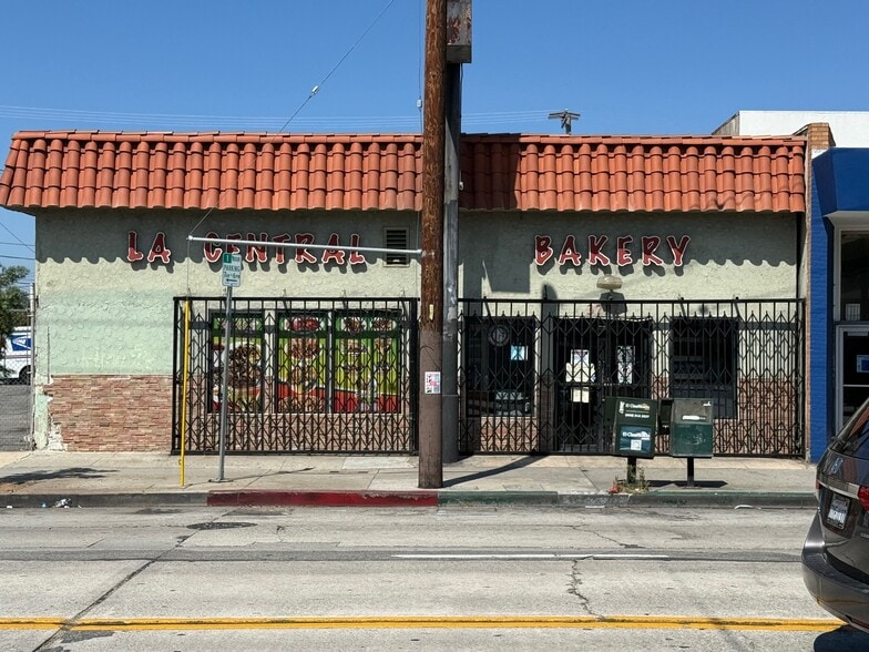 3727 E 1st St, Los Angeles, CA for lease - Primary Photo - Image 1 of 18