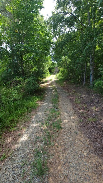 472 Ralph Griffin Rd, Bear Creek, NC for sale - Building Photo - Image 1 of 1