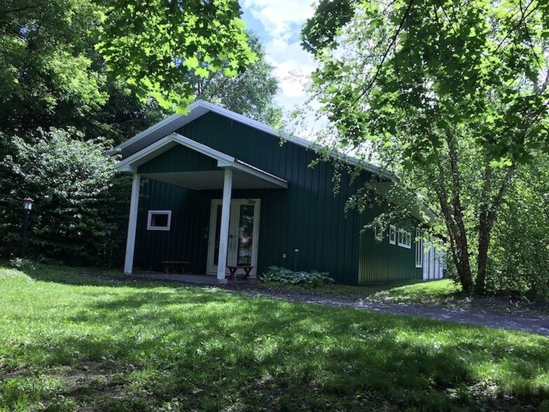 412 E Chester St, Kingston, NY for sale - Primary Photo - Image 1 of 1