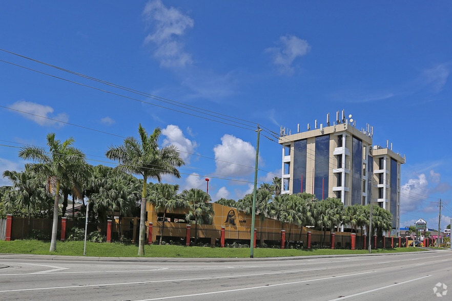 11890 SW 8th St, Miami, FL for lease - Building Photo - Image 2 of 23
