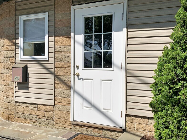 68-72 Gansett Ave, Cranston, RI for sale - Building Photo - Image 1 of 1