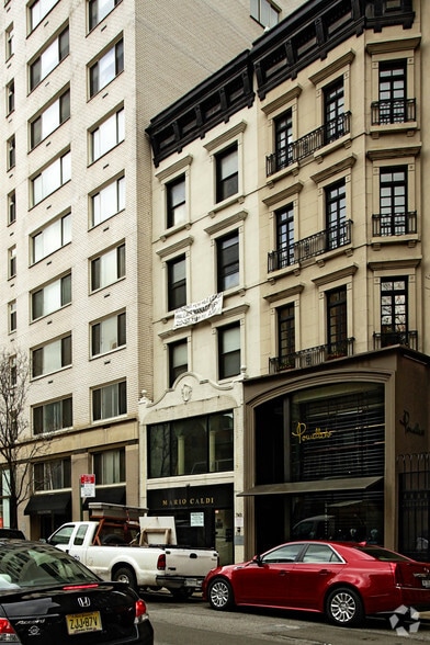 741 Madison Ave, New York, NY for lease - Primary Photo - Image 1 of 2