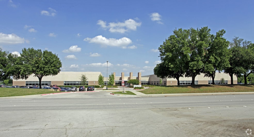 4950 Amon Carter Blvd, Fort Worth, TX for lease - Building Photo - Image 3 of 5