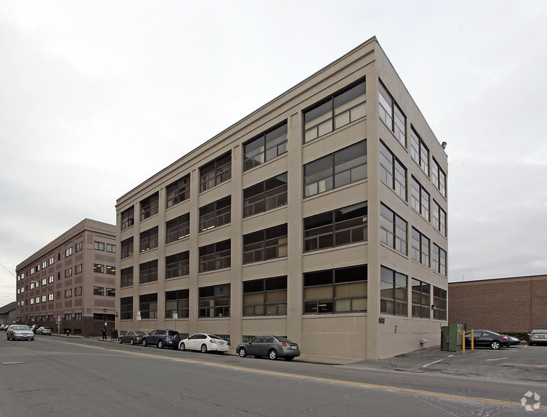 803 Summer St, Boston, MA for lease - Building Photo - Image 2 of 4
