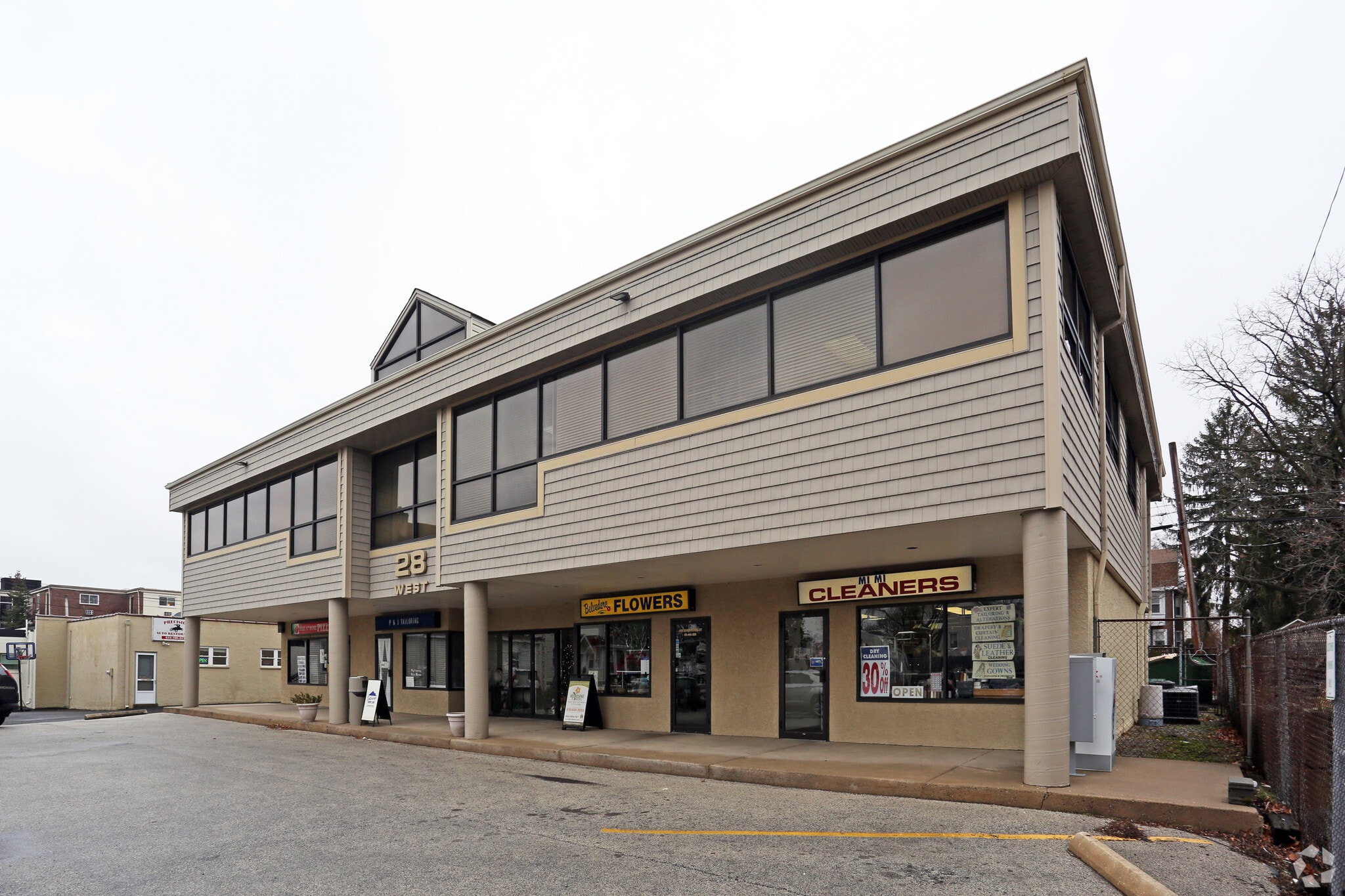 Havertown PA - Multi Tenant Properties! portfolio of 4 properties for sale on LoopNet.com Primary Photo- Image 1 of 5