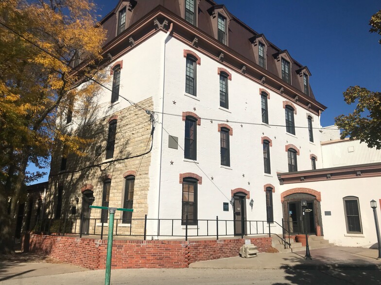 301 N Main St, Newton, KS for sale - Primary Photo - Image 1 of 1