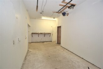 325 Delaware Dr, Colorado Springs, CO for lease Interior Photo- Image 1 of 8