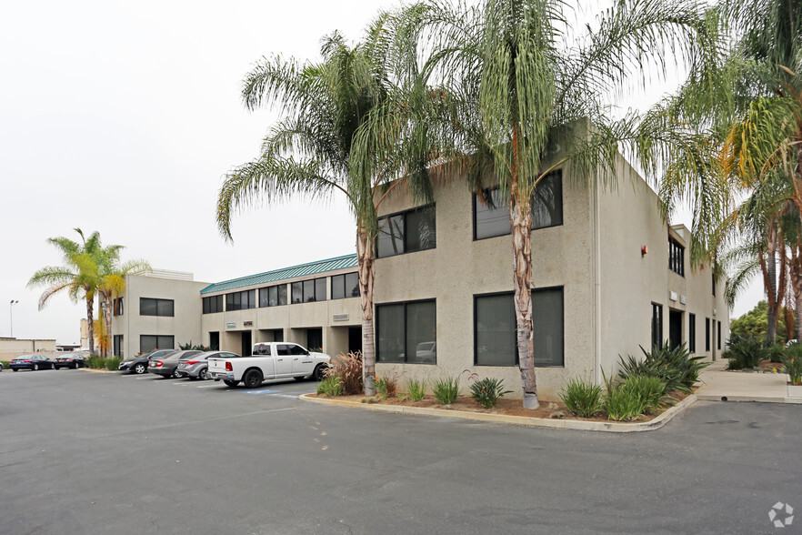 615 N Berry St, Brea, CA for lease - Building Photo - Image 3 of 7