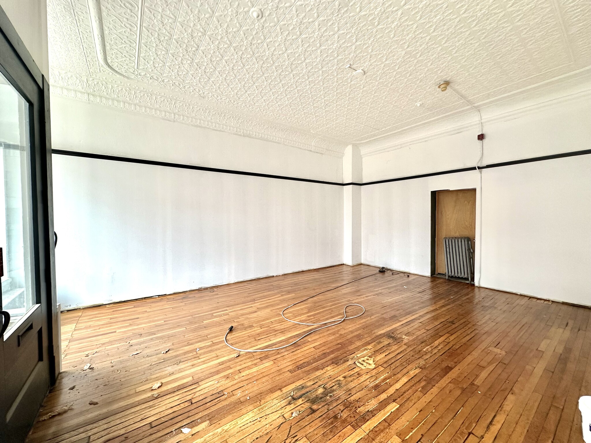 200 W Main St, Ravenna, OH for lease Interior Photo- Image 1 of 5