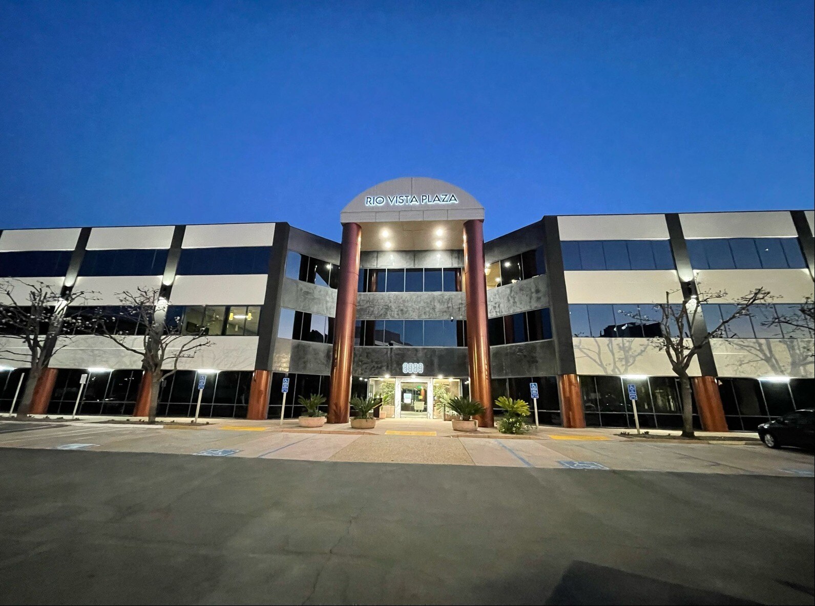 8989 Rio San Diego Dr, San Diego, CA for lease Building Photo- Image 1 of 4