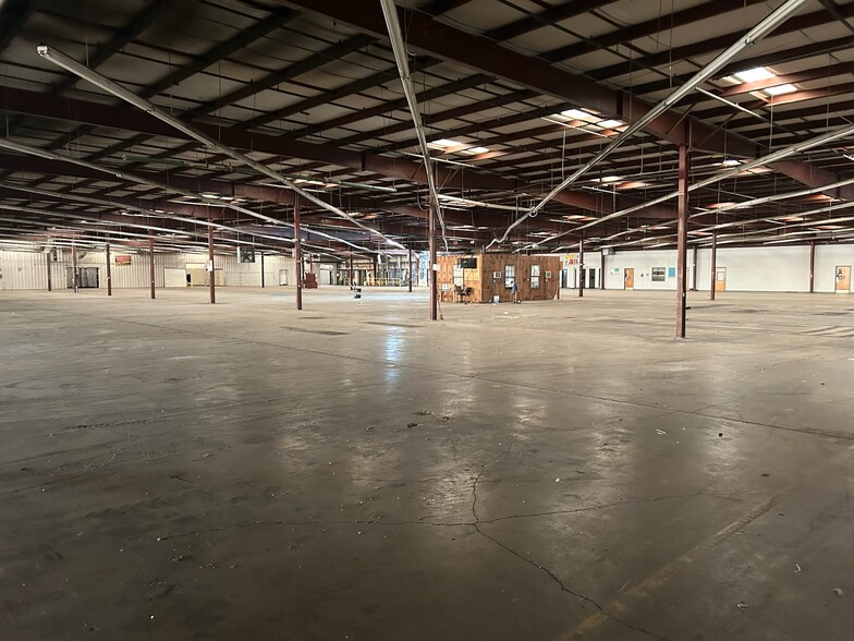 942 W Park Rd, Selma, AL for lease - Building Photo - Image 3 of 40