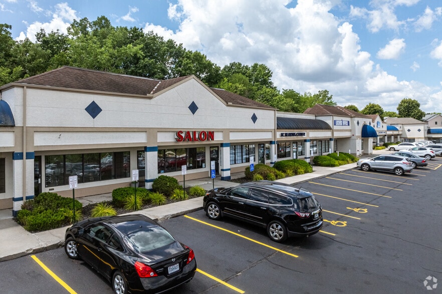 17601 E 40 Hwy, Independence, MO for lease - Building Photo - Image 2 of 13