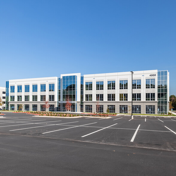 4000 Paramount Pky, Morrisville, NC for lease - Building Photo - Image 1 of 7