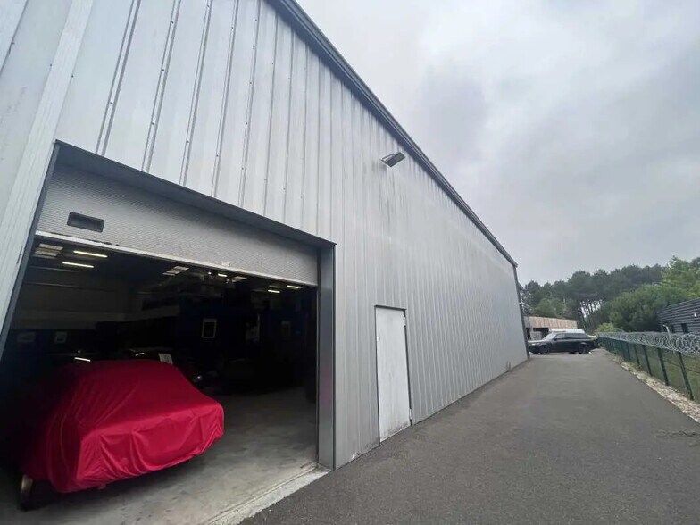 Office in Canéjan for lease - Building Photo - Image 3 of 8