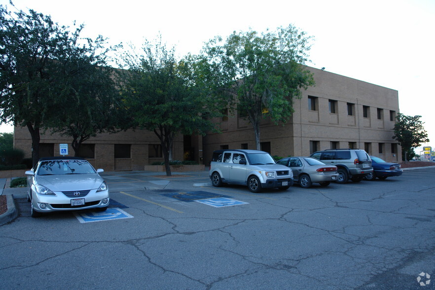 9440 Viscount Blvd, El Paso, TX for lease - Building Photo - Image 2 of 4