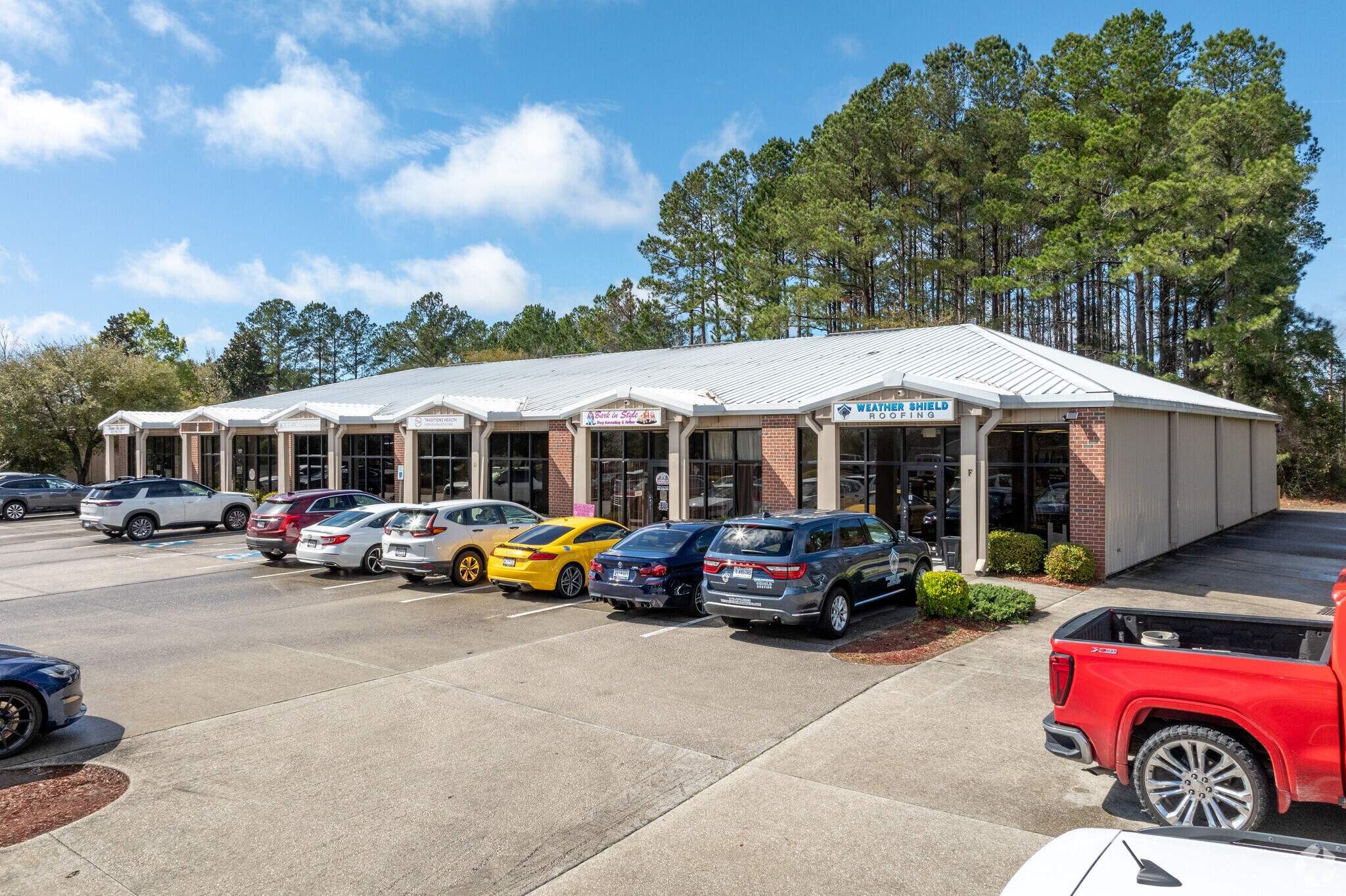 215 Ronnie Ct, Myrtle Beach, SC for sale Primary Photo- Image 1 of 1