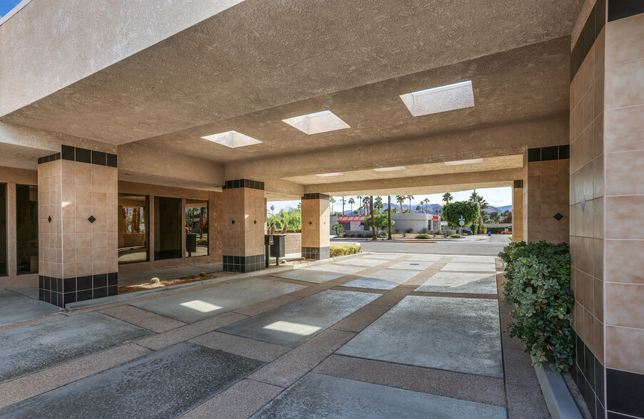 2100 E Tahquitz Canyon Way, Palm Springs, CA for sale - Building Photo - Image 2 of 21