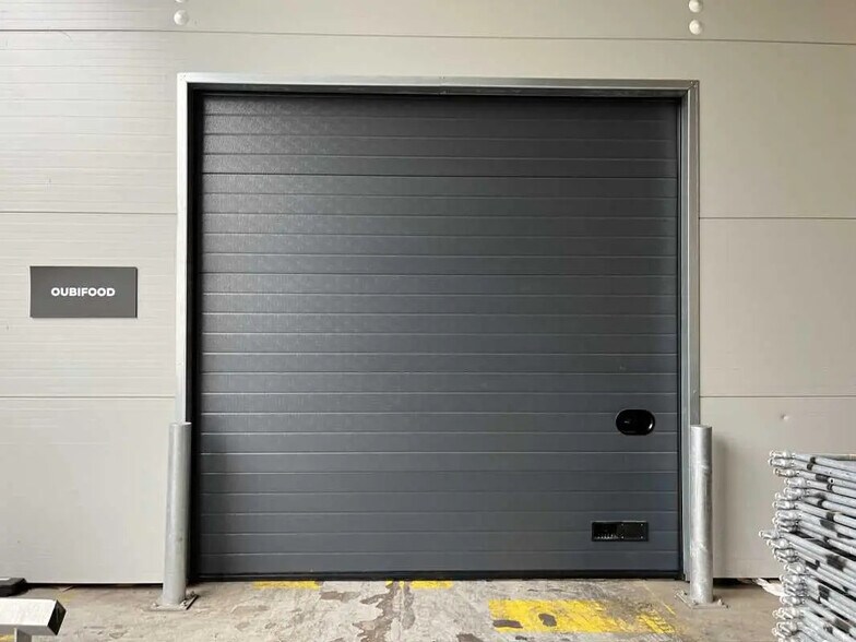 Flex in Montataire for lease - Building Photo - Image 2 of 5