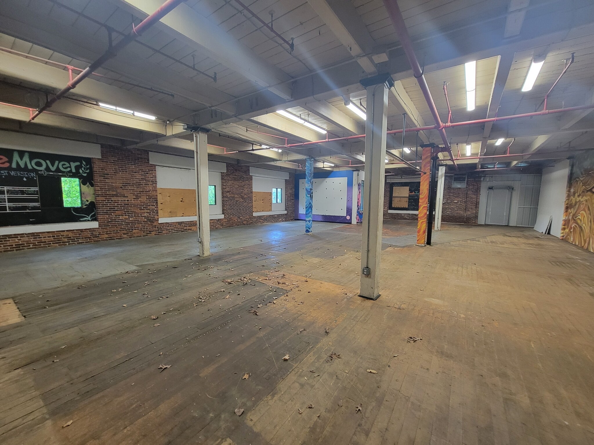 100 Pleasant St, Dracut, MA for lease Interior Photo- Image 1 of 1