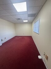 Retail in Palm Harbor, FL for lease Interior Photo- Image 2 of 5