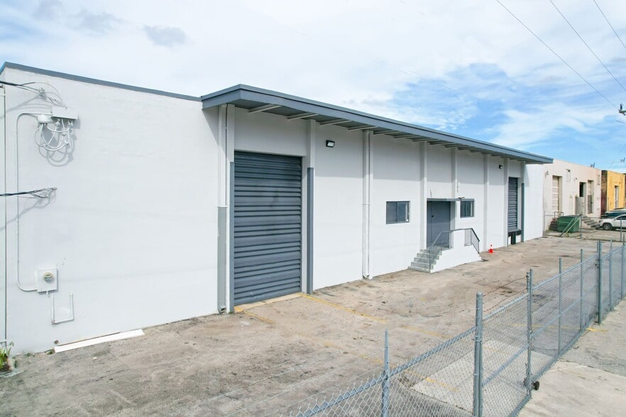 507 W 17th St, Hialeah, FL for sale - Building Photo - Image 2 of 6